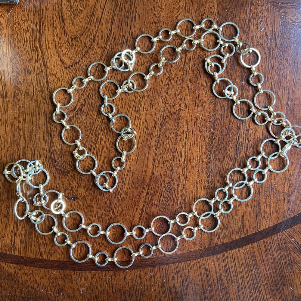 Woman’s Gold colored link necklace - Approx 21”